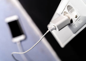 Jangan Cas HP di Sini, FBI Sudah Kasih Peringatan Serius