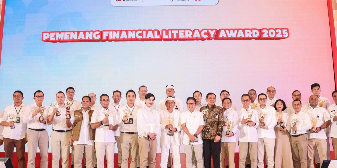 Pegadaian Raih Financial Literacy Award 2025