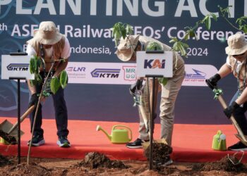 Program Penghijauan KAI Serap 2,35 Juta CO2