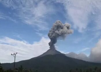 Gunung Lewotobi Laki-laki Erupsi, Status Awas