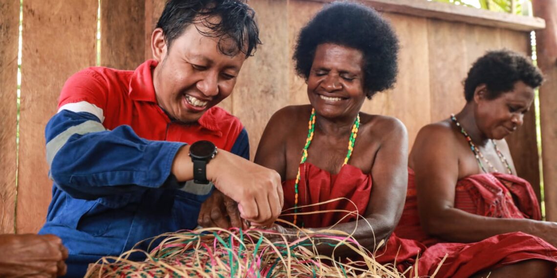 Energi Surya Bangkitkan Harapan Kampung Adat Malasigi