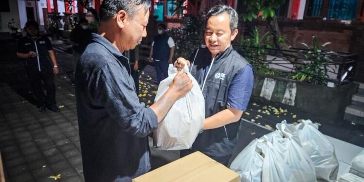 BRI Salurkan Bantuan ke Masyarakat Terdampak Banjir di Bali & NTT