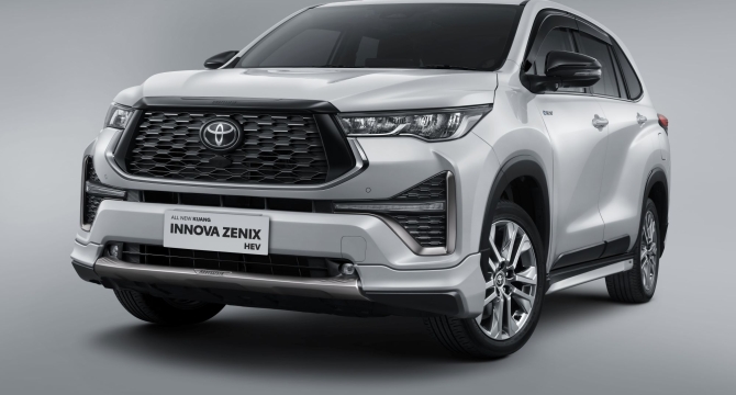 New Kijang Innova Zenix Terbaru, Semakin Canggih dan Konektif