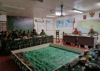 Dandim 1710/Mimika Dampingi Danrem 173/PVB Untuk Meninjau Pos Pengamanan