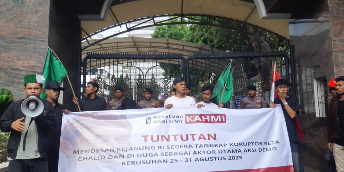 KAHMI Desak KEJAGUNG Segera Tangkap Koruptor Reza Chalid dan di duga Aktor Demo