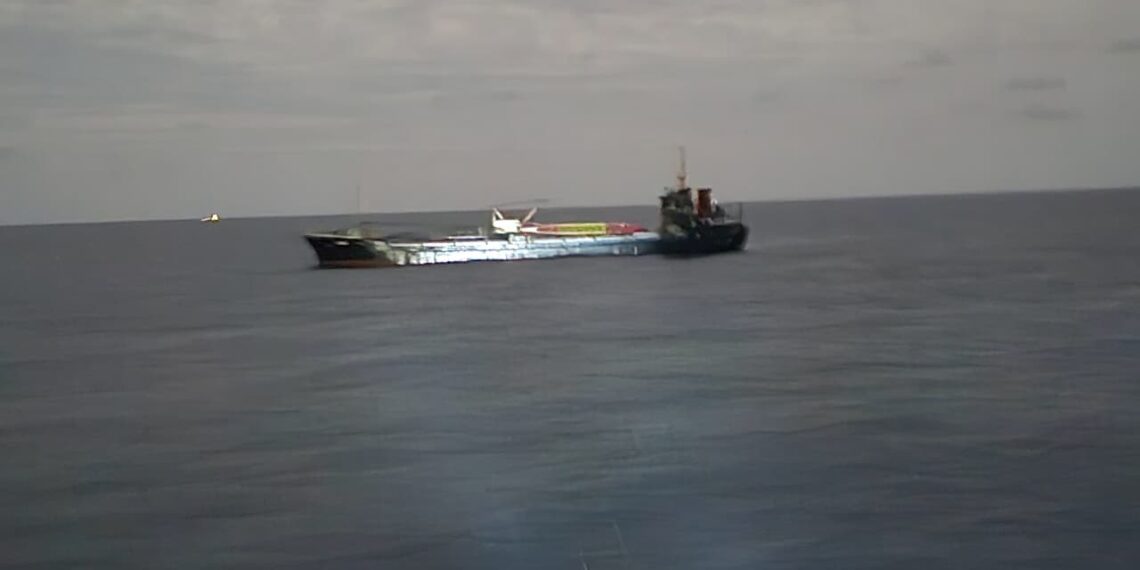 Bakamla RI Evakuasi Kapal MV Leann Yang Terbakar di Perairan Anambas