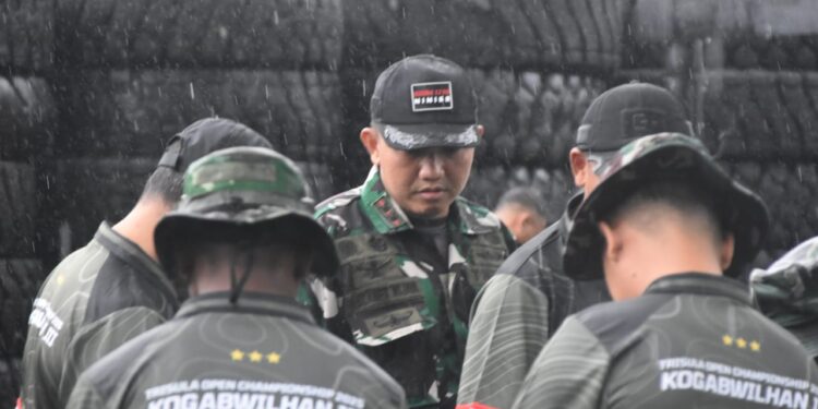 Dandim 1710/Mimika Bersama Anggota Ikuti Lomba Menembak Trisula Open Championship Dalam Rangka HUT Kogabwilhan III