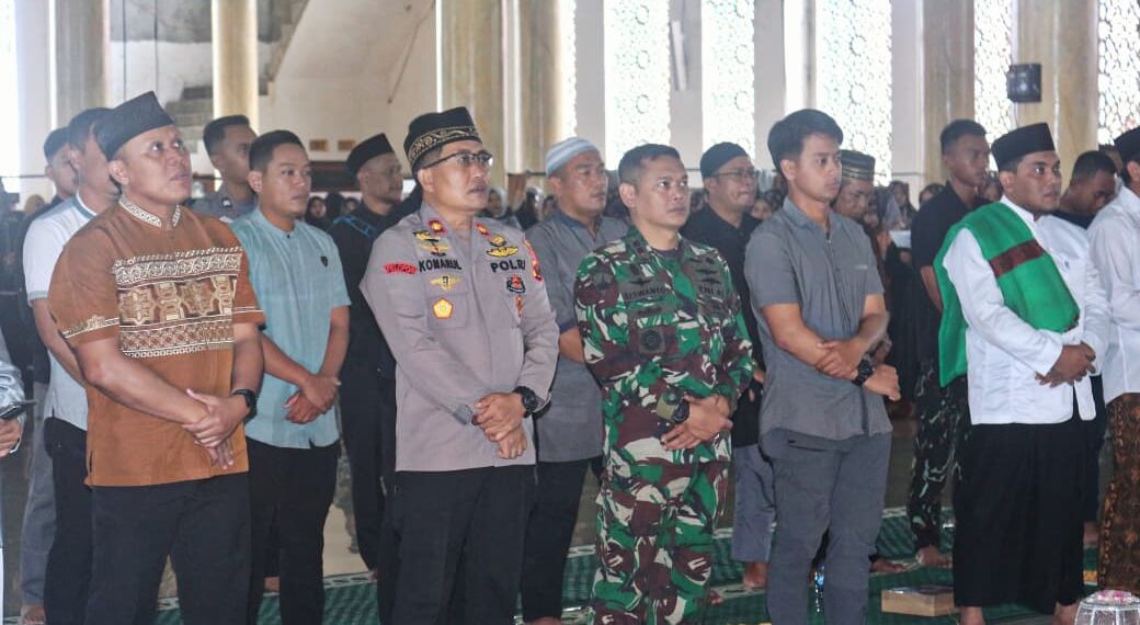 Dandim 1715/Yahukimo Ikuti Doa Bersama Peringatan Maulid Nabi Muhammad SAW 1447 H/2025 M dan Doa Bersama Dalam Rangka HUT TNI Ke-80