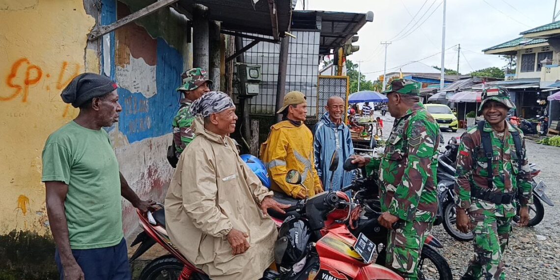 Ciptakan Situasi Kondusif Di Tengah-Tengah Warga, Kodim 1710/Mimika Bersama Komponen Pendukung Terus Menggelar Patroli Humanis Jelang HUT Ke-80 TNI