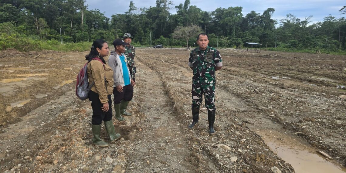 Optimalkan Program Hanpangan, Dandim 1710/Mimika Gandeng PPL dan Kelompok Petani Dalam Pemanfaatan Lahan Tidur Menjadi Lahan Produktif