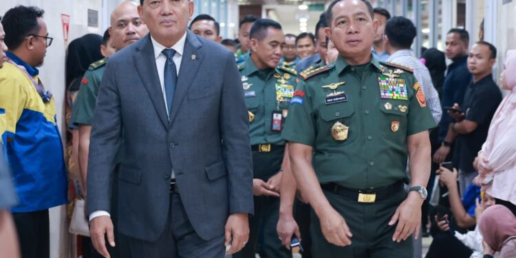 Panglima TNI dan Menhan RI Hadiri Raker dengan Komisi I DPR RI Bahas Penyesuaian Anggaran 2026