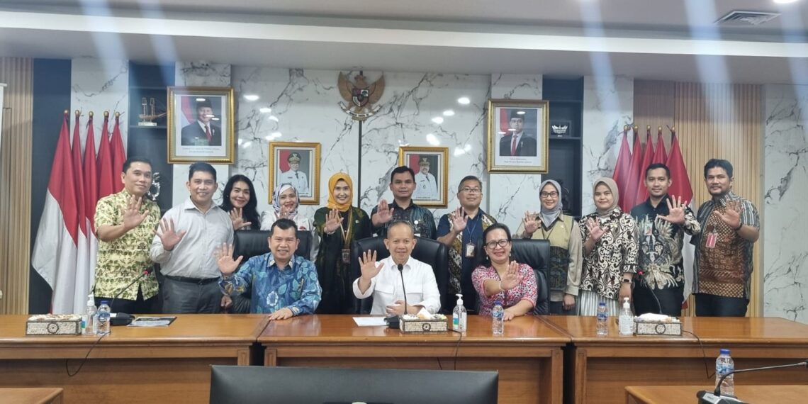 Dies Natalis ke-63 FK Unsri: Dari “Temu Beroyot” hingga Operasi Katarak di Kepulauan Seribu