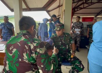 Sambut HUT Ke-80 TNI, Kodim 1710/Mimika Bersama Satuan TNI Se-Garnisun Mimika Gelar Bakti Sosial Donor Darah dan Pengobatan