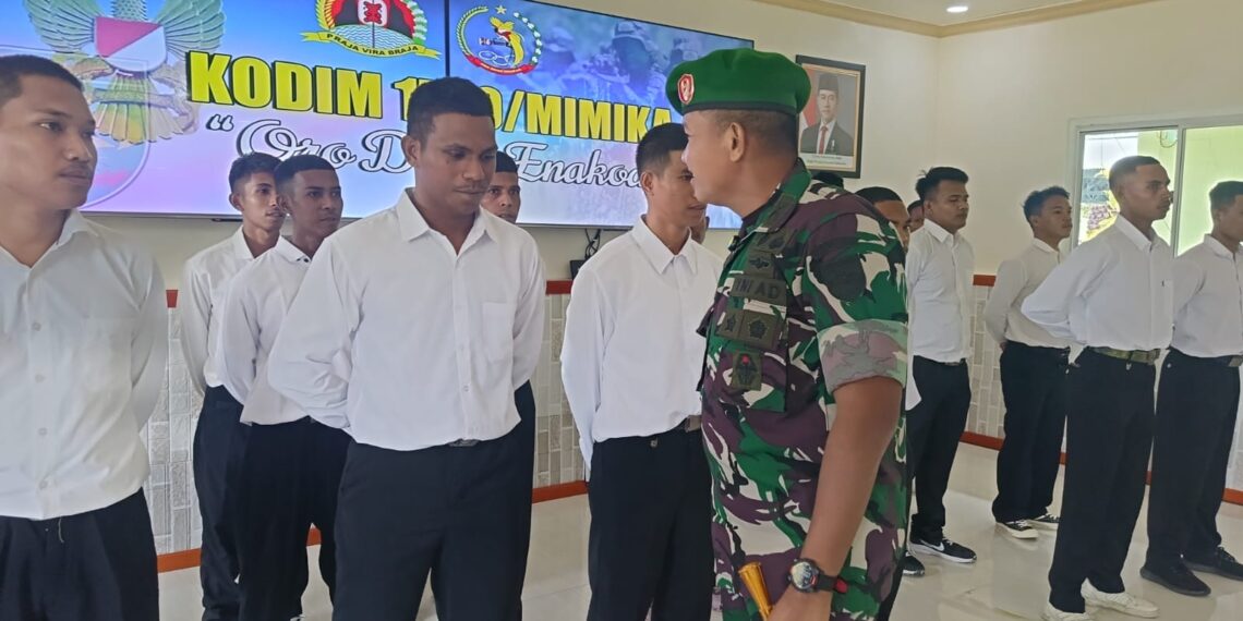 Dandim 1710/Mimika Beri Pengarahan Kepada Pendaftar Rekrutmen Calon Prajurit TNI AD TA 2025