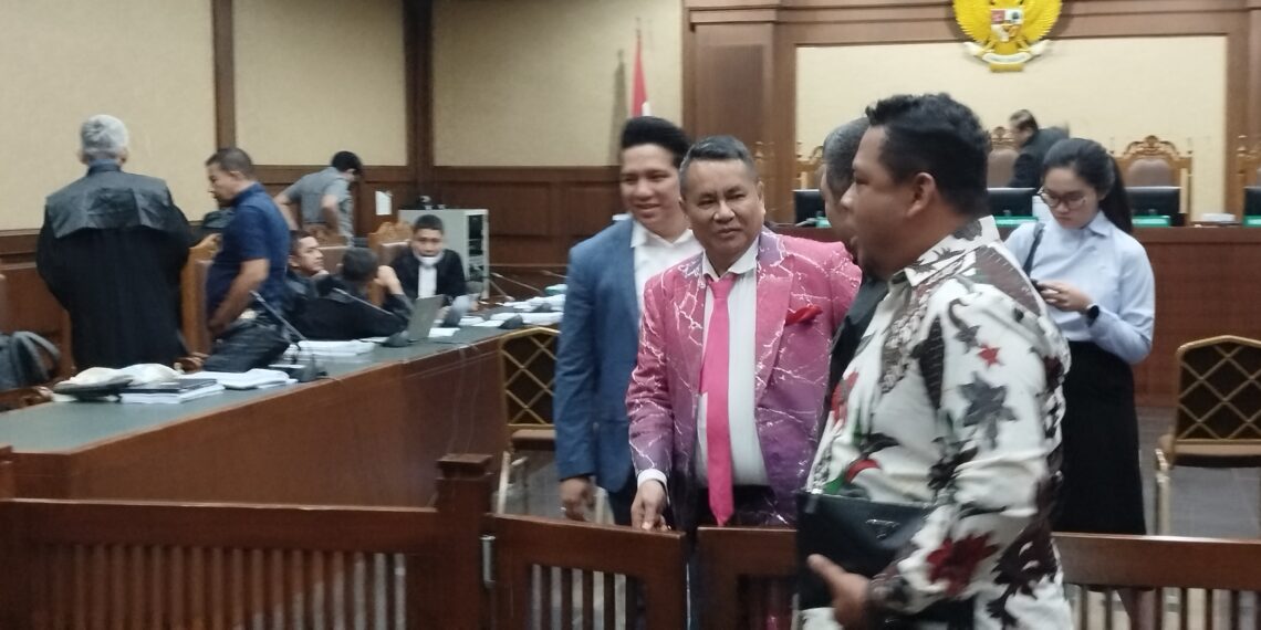 Hotman Paris Tanyakan Abolisi di Sidang Tony Wijaya
