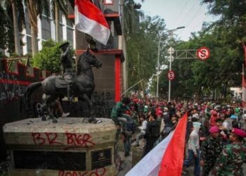 Krisis Demonstrasi di Indonesia Tewaskan 10 Orang