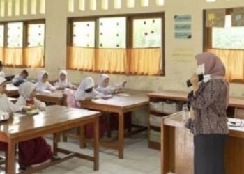 Tunjangan Guru Non-PNS Naik Menjadi 2 Juta Rupiah