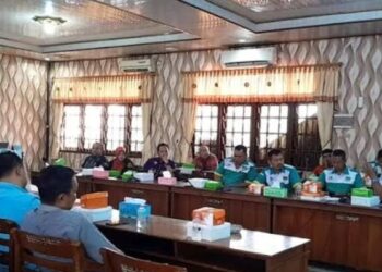 Buruh Demak Protes Tenaga Kerja Asing