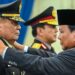 Prabowo Anugerahi Jenderal Kehormatan Djamari dan Dofiri