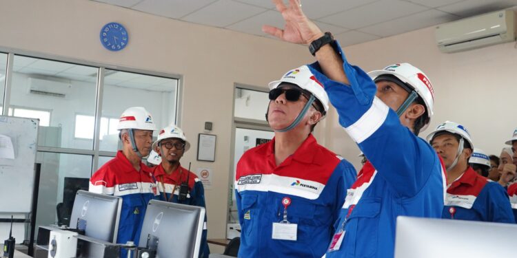 Terminal BBM Rewulu Dikunjungi Komisaris Pertamina