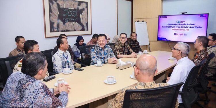 Inovasi Ramah Lingkungan: Pegadaian Hibahkan Sistem Daur Ulang Air ke Masjid Salman ITB