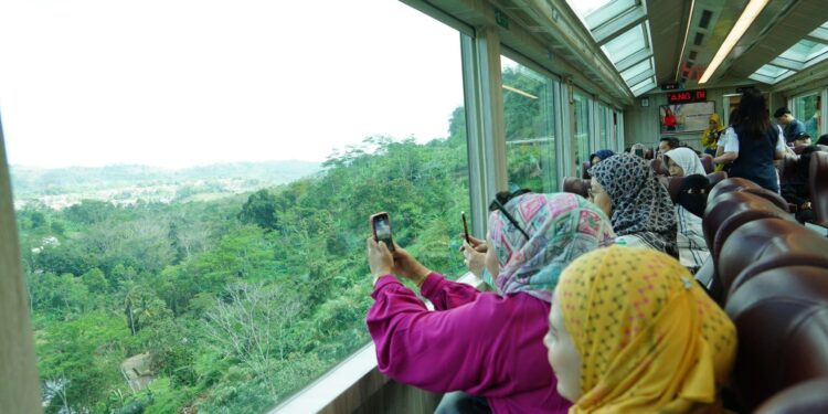 Kereta Panoramic KAI Semakin Digemari Masyarakat