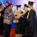 Wisuda Akbar Sekolah Lansia Catat Rekor Peserta