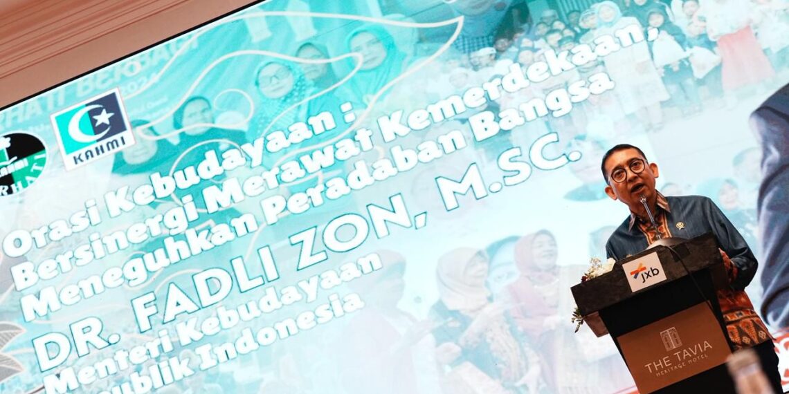 Menbud Fadli Zon Sampaikan Orasi Kebudayaan di Sarasehan Budaya FORHATI Nasional