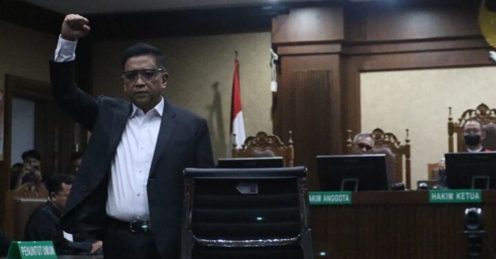 Hakim MK Saldi Isra Sindir Kuasa Hukum Hasto Soal Gugatan Pasal 21 UU Tipikor