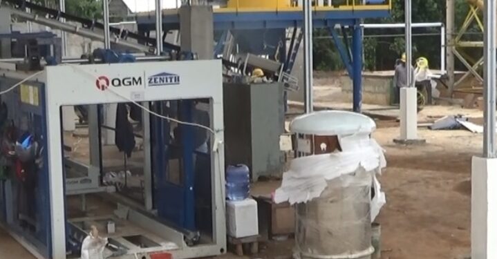 Desa Tabarano Memanfaatkan Slag Nikel PT Vale Sebagai Material Paving Block