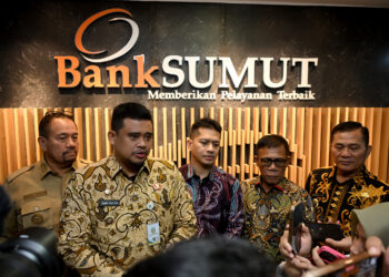 Kepemimpinannya kini menjadi sorotan setelah enam kepala dinas strategis di jajaran Pemprov Sumut mengundurkan diri berjamaah sebelum genap satu tahun menjabat, Jumat (13/2/2026).