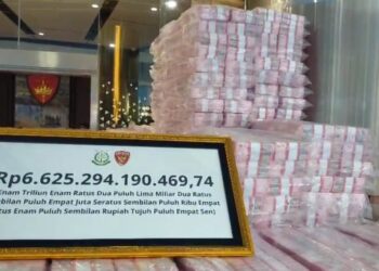 Uang rampasan negara senilai Rp6,62 triliun dipamerkan di Kejaksaan Agung sebelum diserahkan ke Kementerian Keuangan untuk dikembalikan ke kas negara.