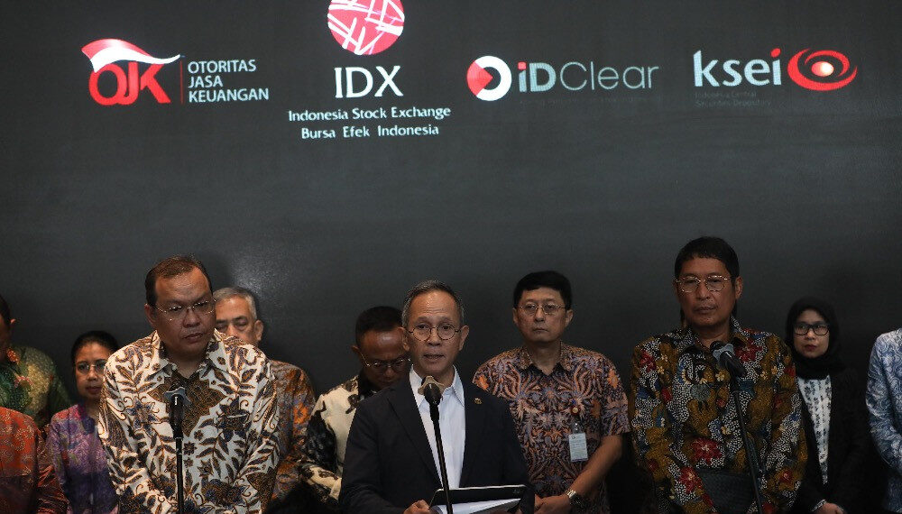 OJK, Mahendra Siregar, IHSG Anjlok, Bursa Efek Indonesia, Inarno Djajadi, Krisis Pasar Modal, UU P2SK, Ekoin Hukum & Makro.