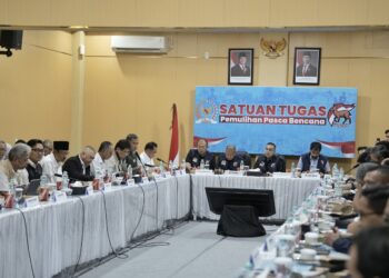 Rapat Koordinasi Satgas Pemulihan Pascabencana DPR RI bersama sejumlah kementerian dan mitra di Kota Banda Aceh, Provinsi Aceh, Selasa (30/12/2025).