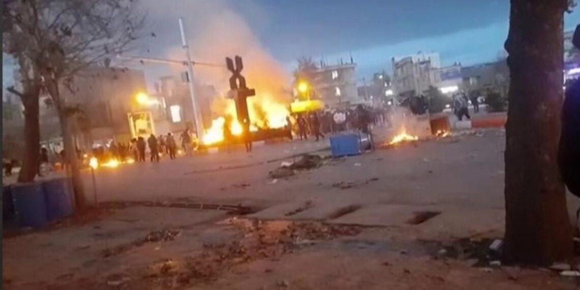 Krisis Ekonomi Picu Demonstrasi Nasional di Iran, Ratusan Orang Tewas