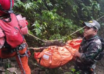 Evakuasi Pesawat ATR 42-500 di Tebing Bulusaraung, Tim SAR Harus Terjang Medan Ekstrem