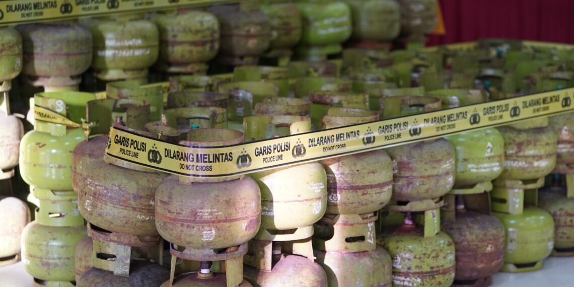 Kasus Suntik Gas LPG Subsidi, 3 Tersangka Ditangkap dan Sita Ratusan Tabung