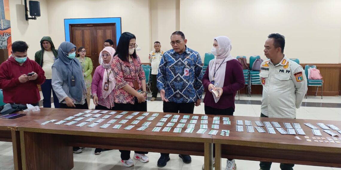 Ratusan butir obat keras terlarang diamankan Satpol PP Jakarta Pusat (Foto: Ridwansyah/ekoin.co)