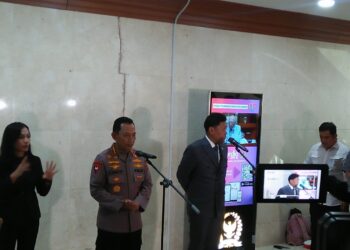 Kapolri Jenderal Listyo Sigit Prabowo di Gedung DPR RI (Foto: Ainurrahman)