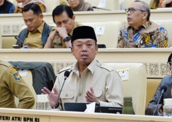 Menteri ATR BPN Nusron Wahid di komisi II DPRRI (foto Humas ATR BPN)