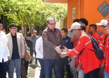 Menteri Koordinator Bidang Perekonomian Airlangga Hartarto dalam Seminar Nasional Transisi Energi Berkeadilan dan Peluang Green Jobs serta Green Economy di Universitas Balikpapan, Kalimantan Timur, Selasa (27/1/2026).