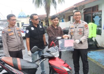 Motor milik korban Yanuar dikembalikan pihak polisi Foto: Humas Polsek Ciputat Timur