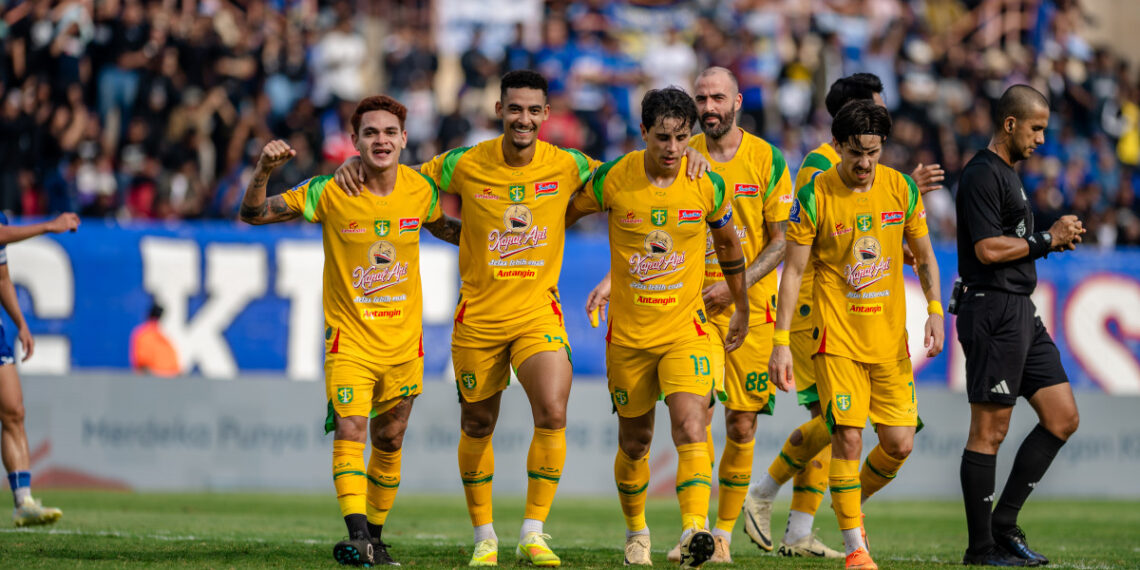 Persebaya Bantai PSIM 3-0 di Kandang Sendiri