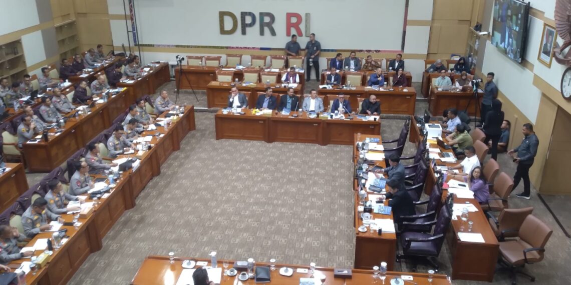 Seluruh fraksi di Komisi III DPR RI kompak mendukung Polri tetap di bawah presiden (Foto: Ainurrahman)