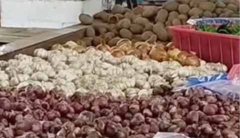 BPS melaporkan dampak kerusakan infrastruktur akibat banjir Sumatra telah memicu lonjakan harga pangan di Aceh hingga menjadikannya wilayah dengan inflasi tertinggi nasional (3,60%) pada penutupan tahun 2025. (Foto: Dok. Istimewa)