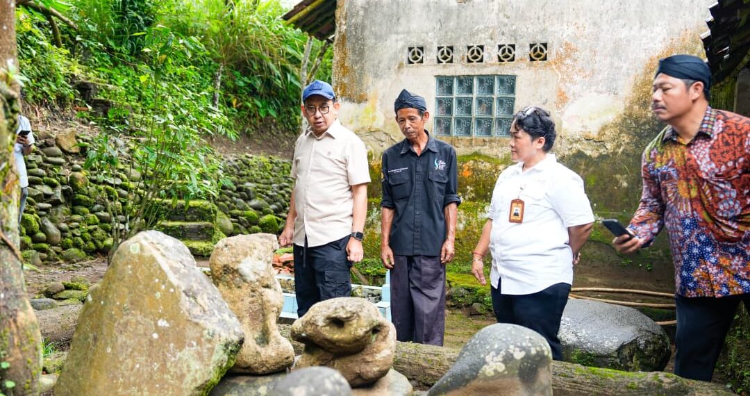 Menteri Kebudayaan RI Fadli Zon meninjau langsung relokasi Prasasti Muara Cianten di Kabupaten Bogor, Jumat (16/1/2026).