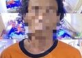 FK (38), tersangka pembunuhan sadis di Kampung Kelor, Tangerang, saat menjalani pemeriksaan intensif. Atas perbuatannya menghabisi nyawa sang ibu angkat, tersangka dijerat Pasal 458 KUHP Baru dengan ancaman hukuman maksimal 15 tahun penjara. FOTO : (Humas PMJ)