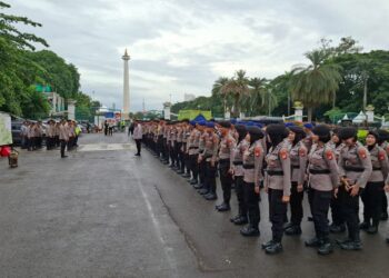 Aparat kepolisian memperketat pengamanan di Pengadilan Tindak Pidana Korupsi (Tipikor) pada Pengadilan Negeri Jakarta Pusat, Senin (19/1/2026).