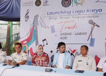 Warga Binaan Lapas Khusus Kelas IIA Gunung Sindur bersama Warga Binaan Lapas Kelas IIA Tangerang saat peluncuran lagu “Sabar-Sabar Ade”, hasil kolaborasi musik lintas lembaga pemasyarakatan, di Gunung Sindur, Bogor, Rabu (21/1/2026).