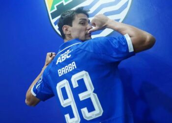 Bek Persib Frederico Barba Dipastikan bertahan setelah sebelumnya dikabarkan akan kembali ke Italia (Foto: Ig Persib)